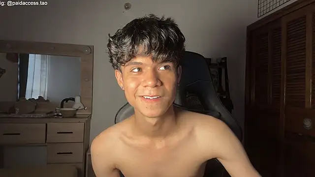 OopsAgain_ – Naživo XXX chat