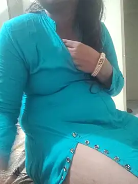 Marathi_Priyanka_Kunal Adlı Modelin Canlı XXX Sohbeti