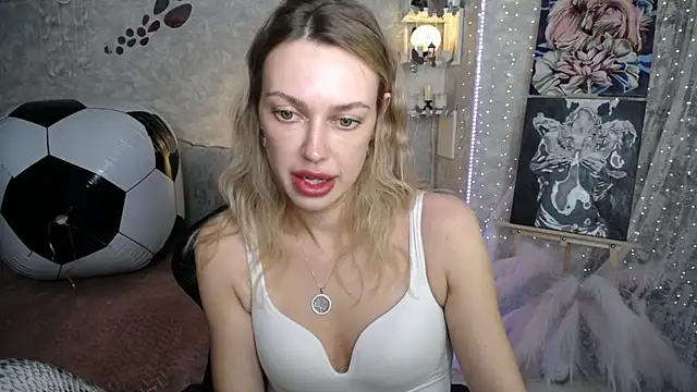 NickyAdamidi Chat XXX live