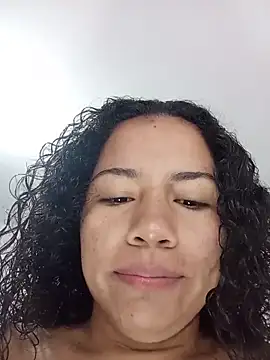 TamaraaHoney Adlı Modelin Canlı XXX Sohbeti