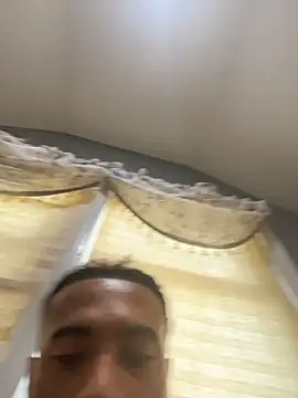 Mellyj053 élő XXX-chatje