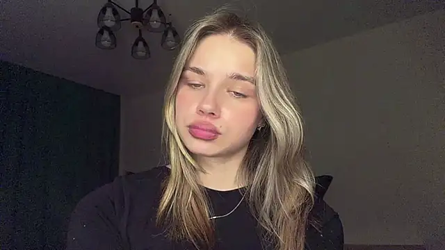 XXX chat uživo modela EarthaStinett