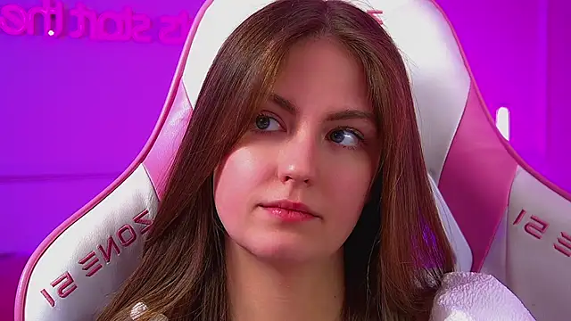 SofiaSarvains Adlı Modelin Canlı XXX Sohbeti