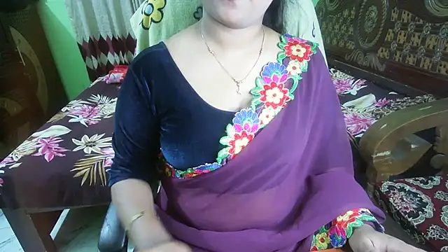 BengaliQueenStar's Live XXX Chat