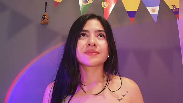 Chat +18 de adara_johnson__ ao vivo