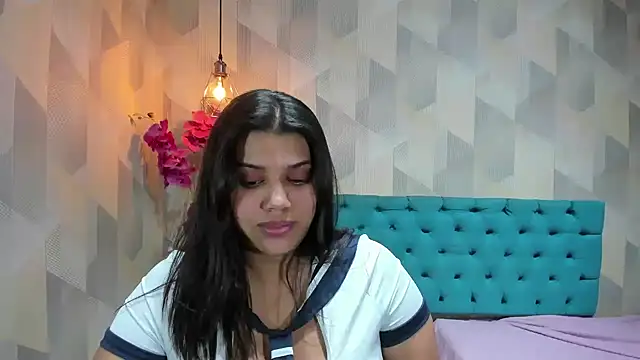 Chat +18 de LindaBreeS ao vivo