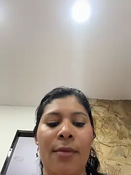 Emma_hassani Adlı Modelin Canlı XXX Sohbeti