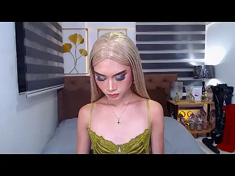 JuicyCockThea live XXX chat
