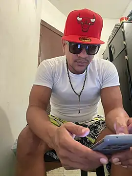 bigdick211292 লাইভ XXX চ্যাট