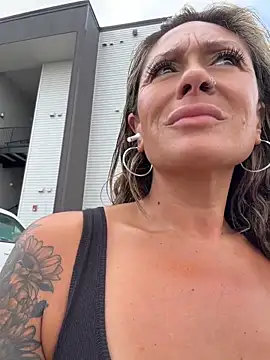 Chat +18 de bossyroxy84 ao vivo