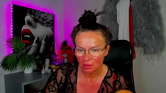 HelenLuxx Chat XXX in diretta
