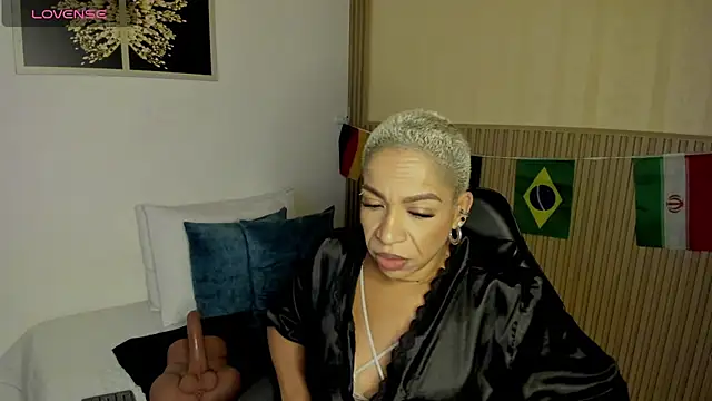 summer_night_'s Live XXX Chat