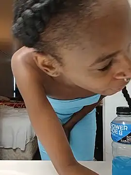 Chat +18 de Jasmine_FullsShine ao vivo