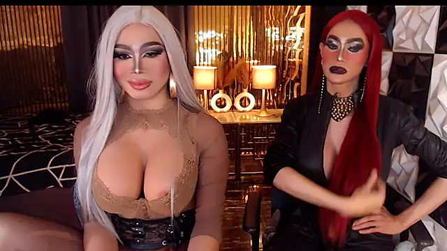 MonstrousCockDiva Adlı Modelin Canlı XXX Sohbeti