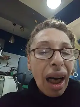 XXX chat uživo modela FrozenWaffle