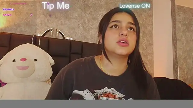 crystaldarliing's Live XXX Chat