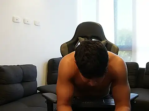 XXX chat uživo modela Bray_Kevin