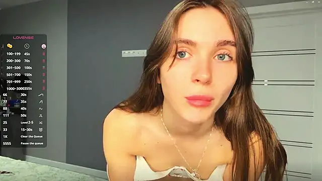 Veluxe Chat XXX live