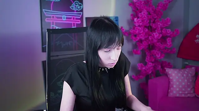 SeraphineSparda Chat XXX in diretta