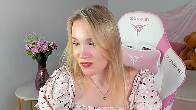 ElaraVoltage – Naživo XXX chat