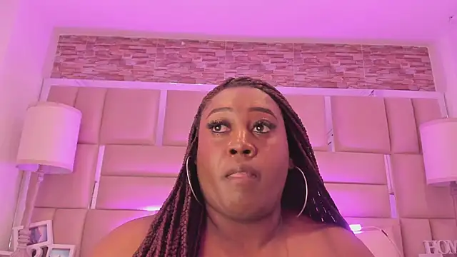 Chat XXX en directo de ShaniaBrownn