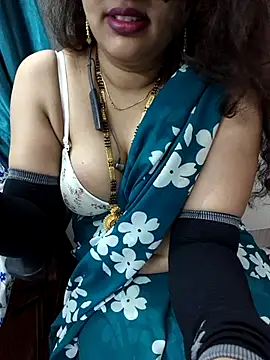 XXX chat uživo modela kavyabhabhi