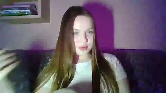 BratzDollVibes Chat XXX in diretta