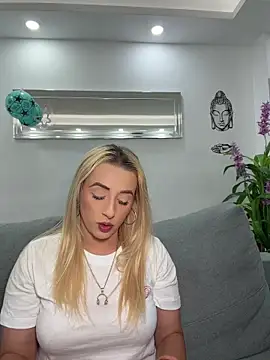 Strongqueen XXX чат на живо