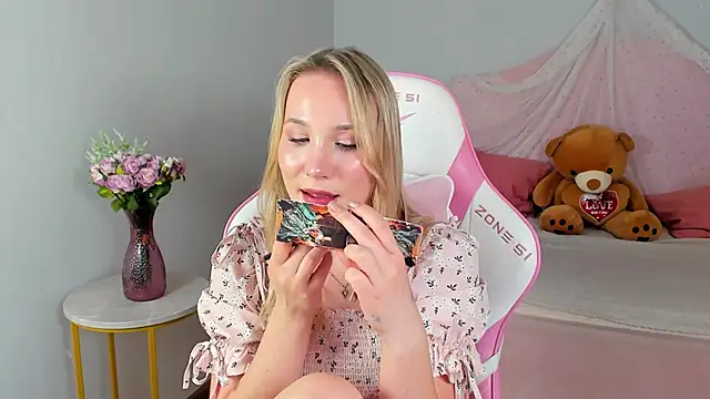 ElaraVoltage Live XXX-chat