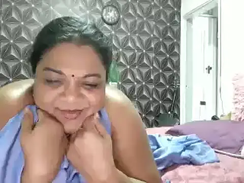 Živý XXX chat IndianDelia
