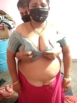 gujjuhotcouple's Webcam Show