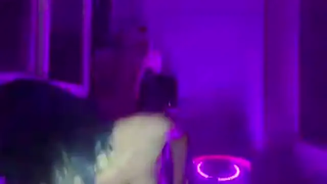 צ'אט XXX בשידור חי של SuccubKira