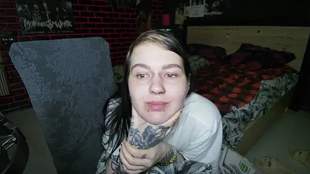 MessalinaOfficial – Live XXX-chat