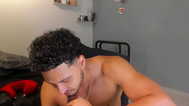 แชท XXX สดของ Kris_Khalifa69