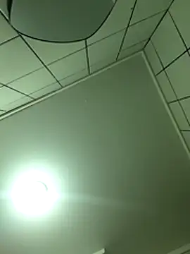 ofjuliaaのライブXXXチャット