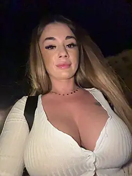 צ'אט XXX בשידור חי של IsabellaEtthan