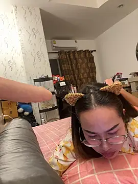 Ponthip 现场XXX聊天