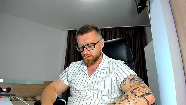 Findom_guy 现场XXX聊天