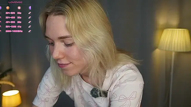 צ'אט XXX בשידור חי של DianeHonnette