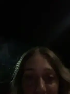 ZenyShy XXX чат на живо