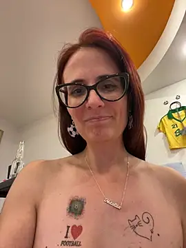 NataKitten Adlı Modelin Canlı XXX Sohbeti