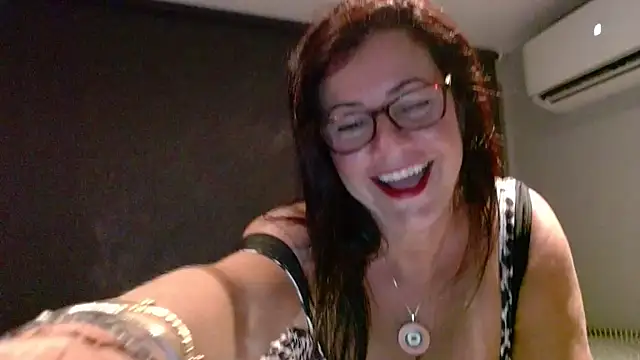 Lindagoddess75's Live XXX Chat