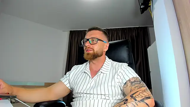 Findom_guy Chat XXX in diretta