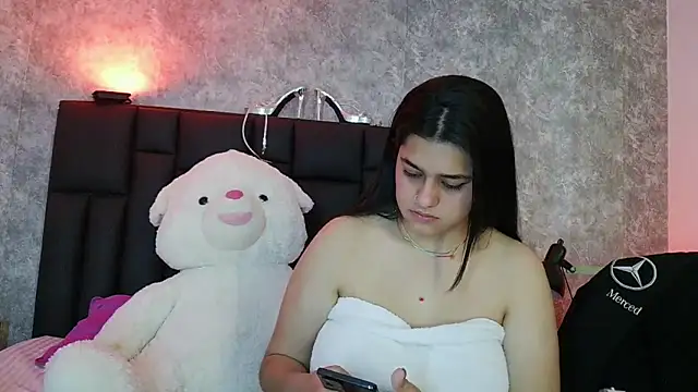 crystaldarliing's Live XXX Chat