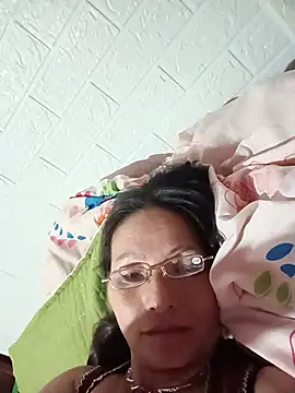Chat +18 de Cucci07 ao vivo