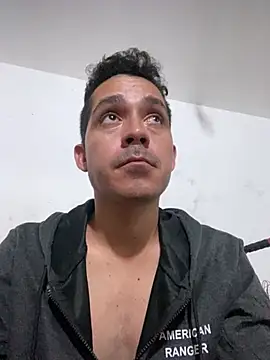 Gabriel_leon33's Live XXX Chat