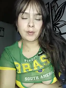 Valeria888 Adlı Modelin Canlı XXX Sohbeti