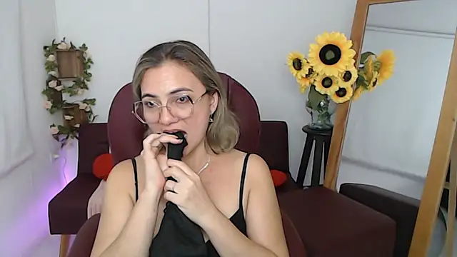 ana_milf's Live XXX Chat