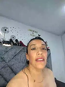Shantey_Laurent's Live XXX Chat