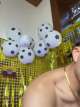 Dereck_KlainのライブXXXチャット